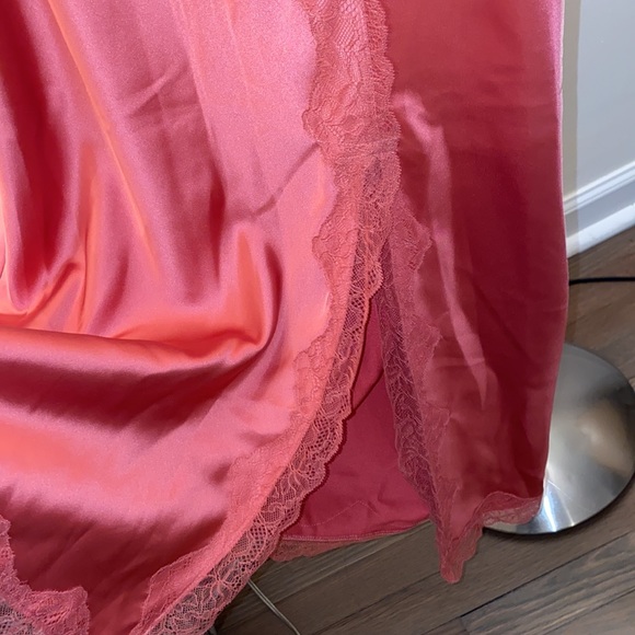 MIDI skirt with left sided slit - Picture 3 of 6